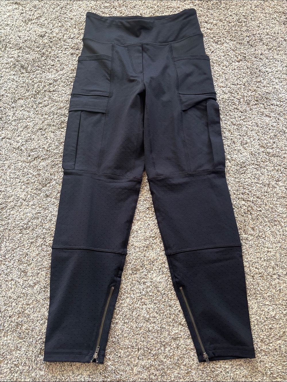 Lululemon Om & Roam Untight Tight size 2